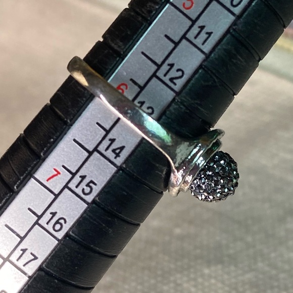 Sparkly Crystal Stone Ring - Picture 10 of 14